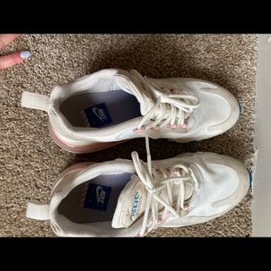 Womens Nike 270 react